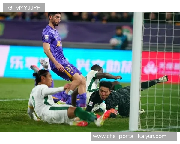 天津泰达迎战广州恒大争夺中超联赛关键三分的精彩对决 天津泰达迎战广州恒大争夺中超联赛关键三分的精彩对决